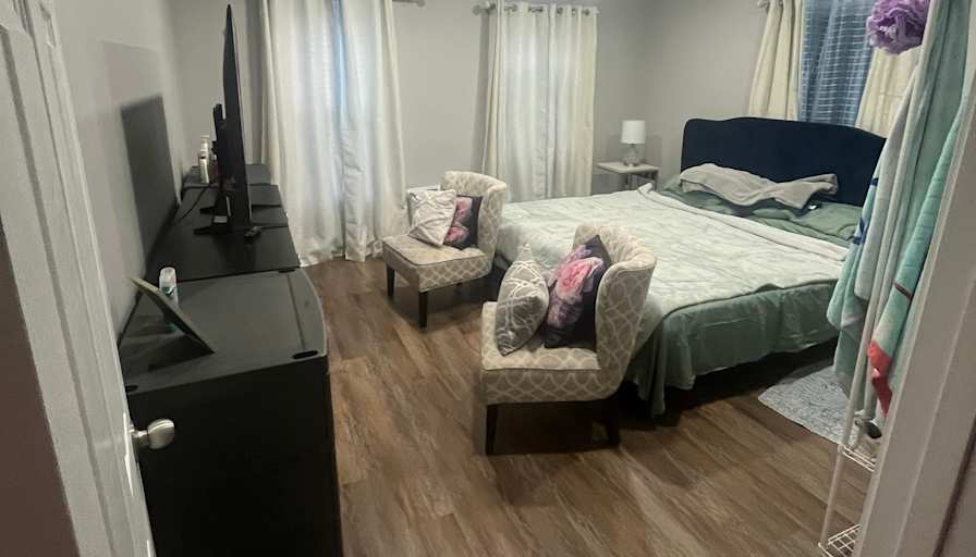 Evelyn's room