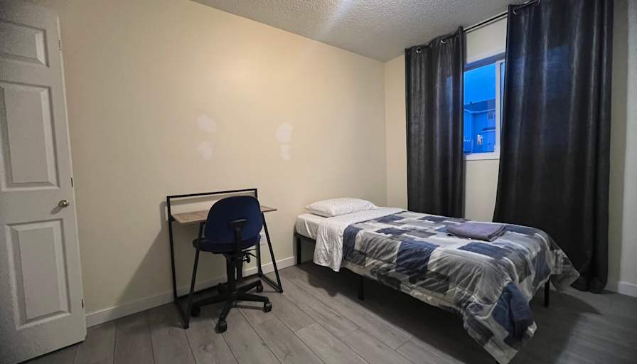 Flo's room