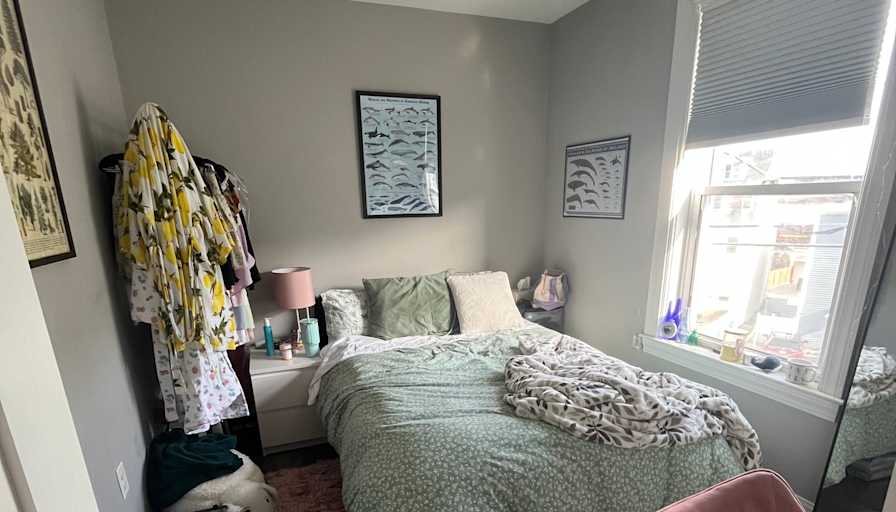 Lina's room