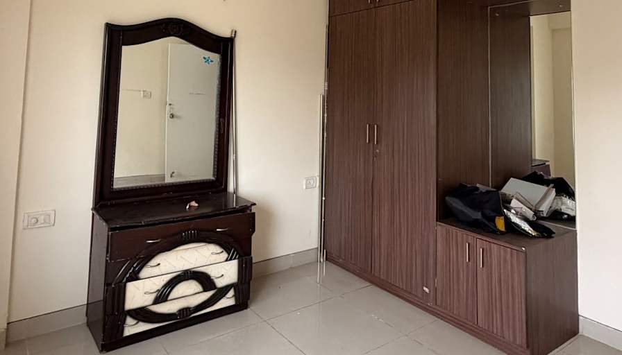 Esra's room