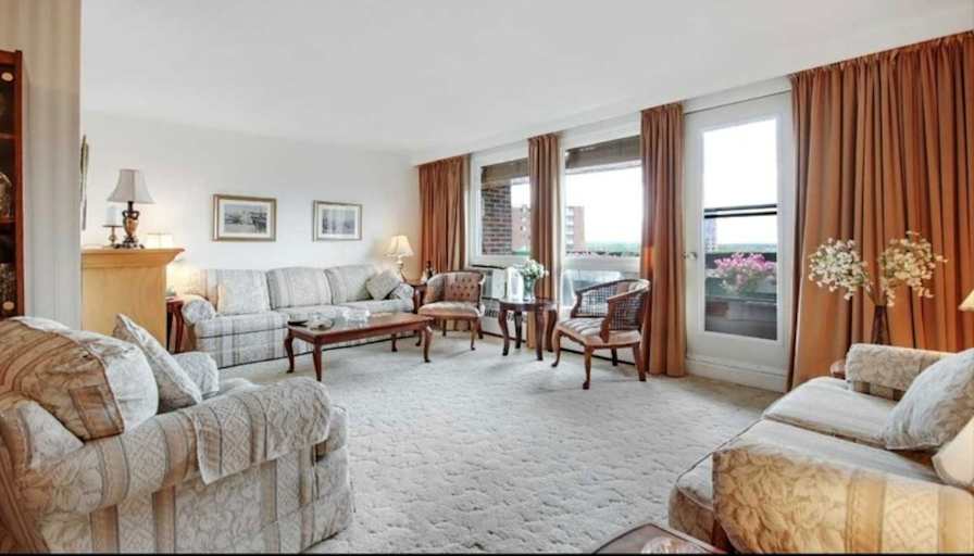 Suzanne's room