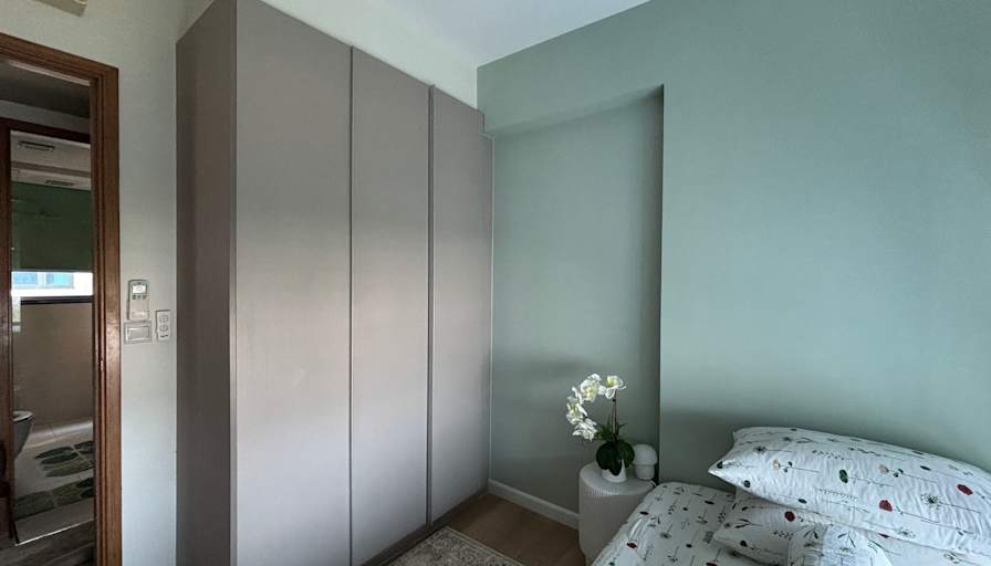 Tia's room