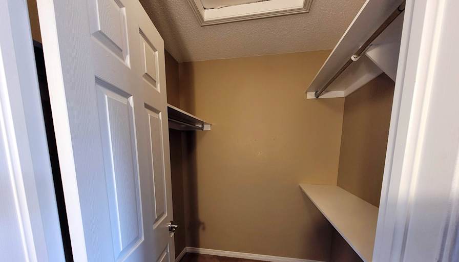 Maxim's room