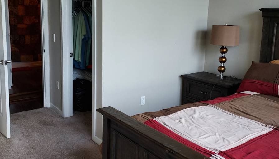 Gina C's room