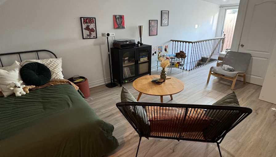 Yan's room