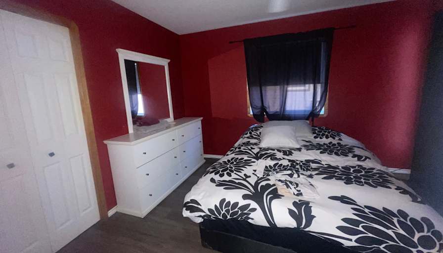 Tracy D Edey's room