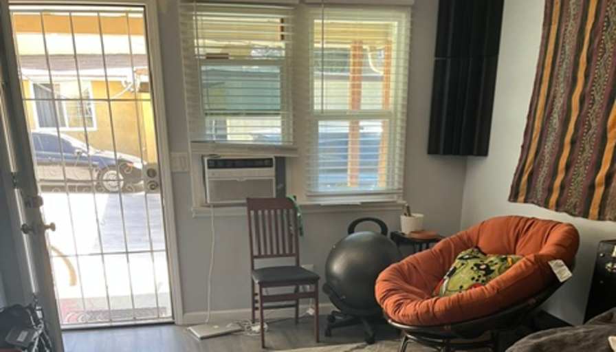 tom's room