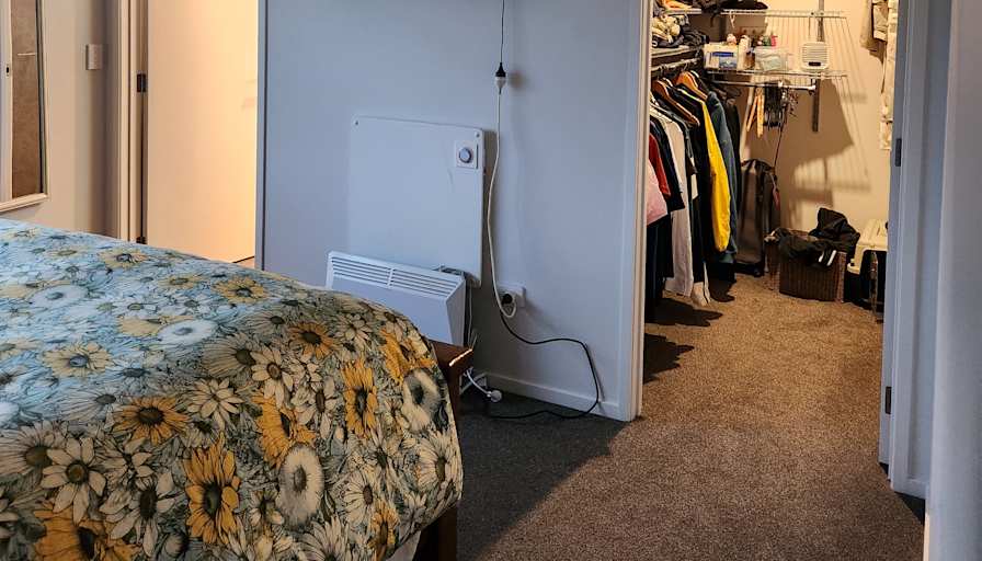 SARENA JOHNSON's room