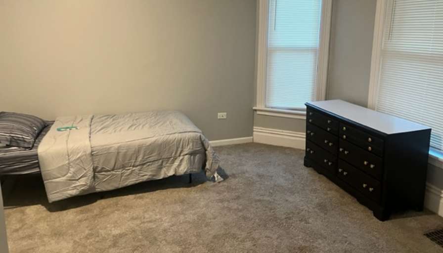 RL Homes's room