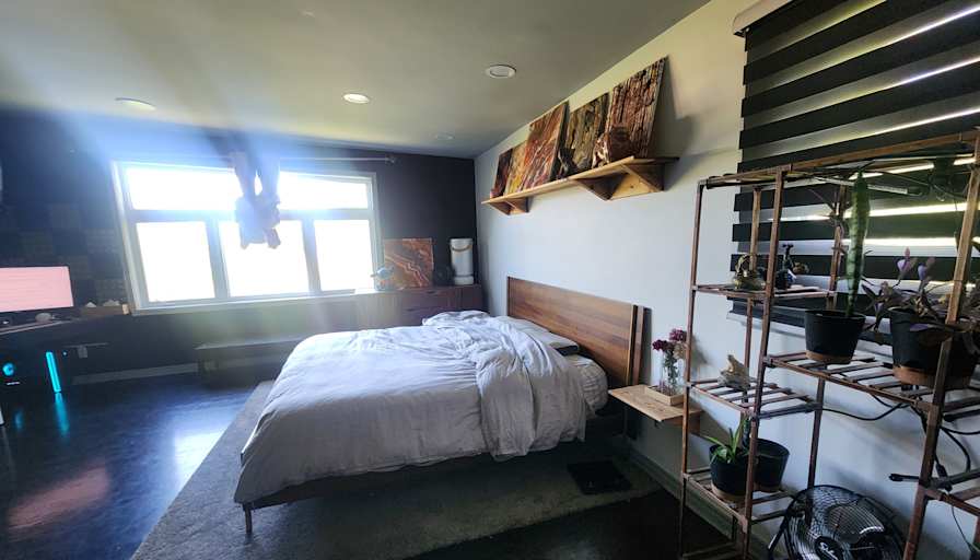 Patrick Vien's room