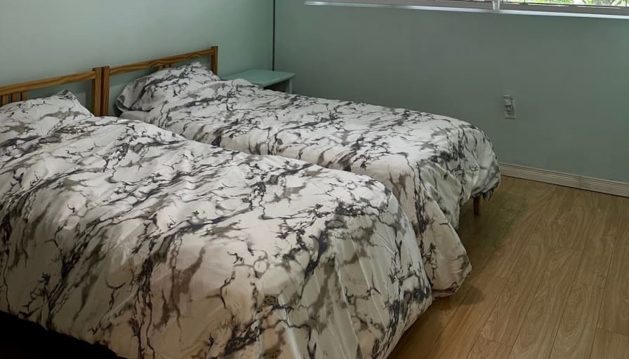 KTNA's room