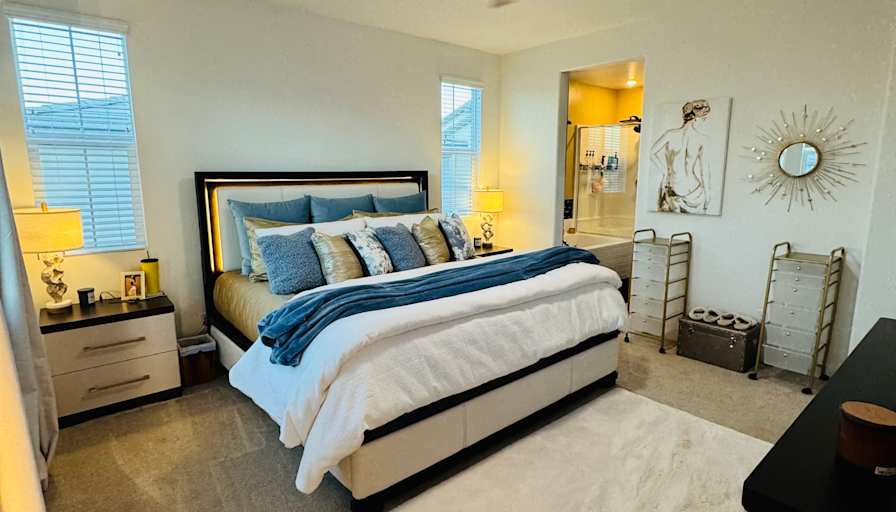Alexis's room