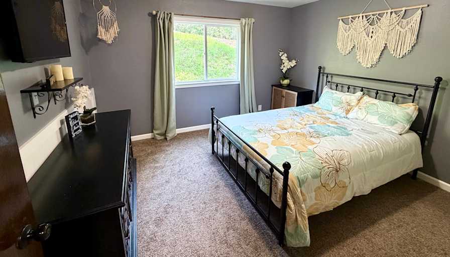 Phoenix's room