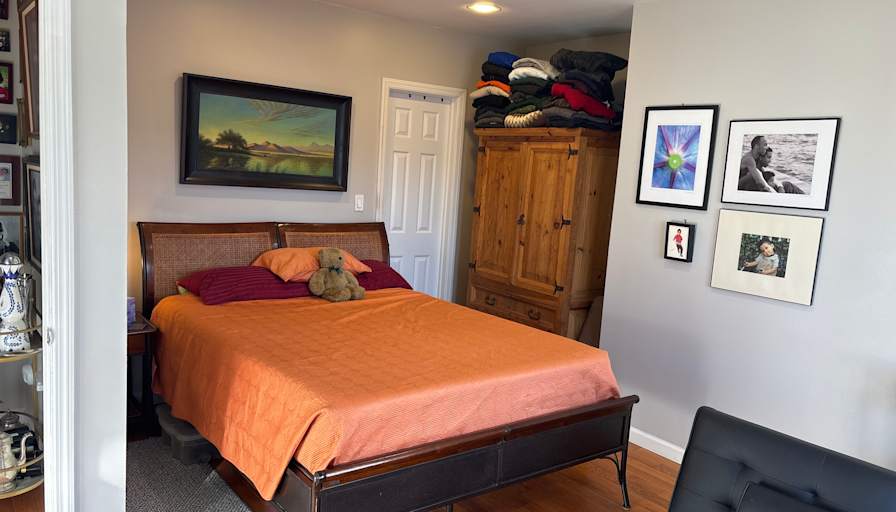 Vernon's room