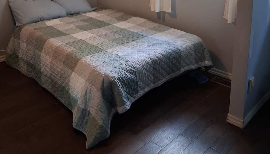 Jen's room