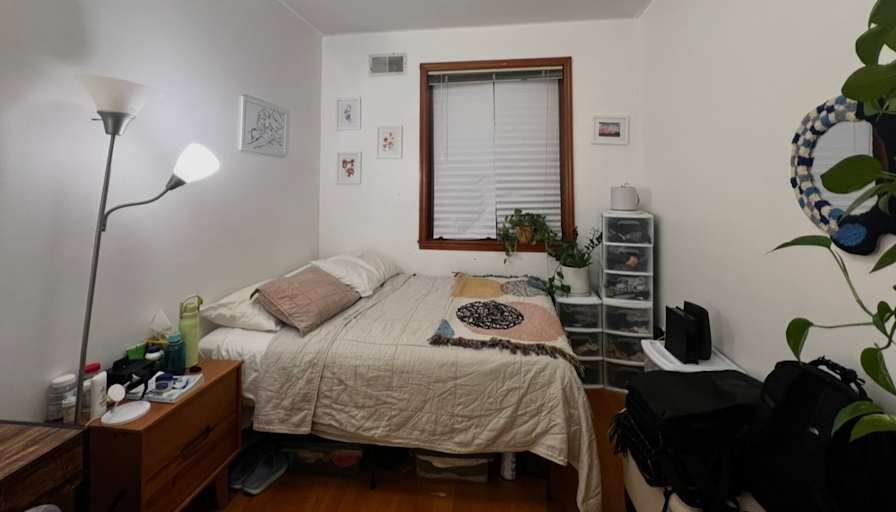 lora Morgenstern's room