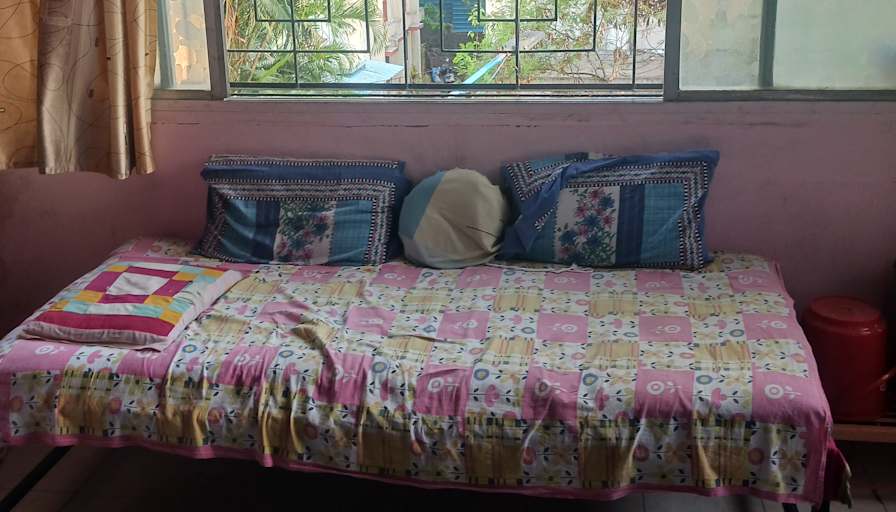makarand's room