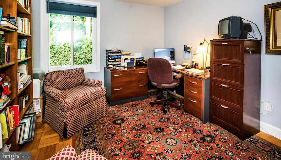 Jen's room