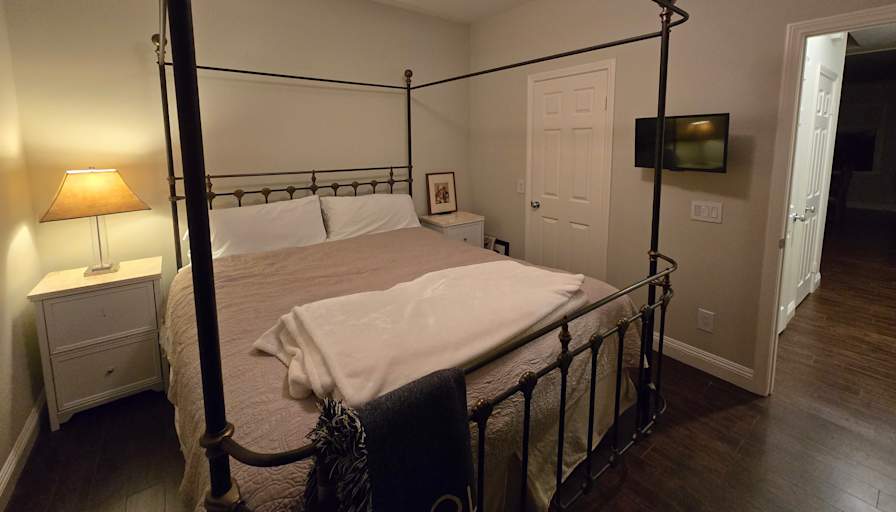 MonicaLee's room