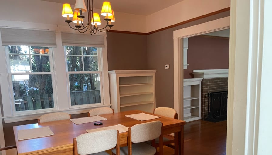 Unfurnished room in a house | Southeast Taggart Stree... – Roomies.com