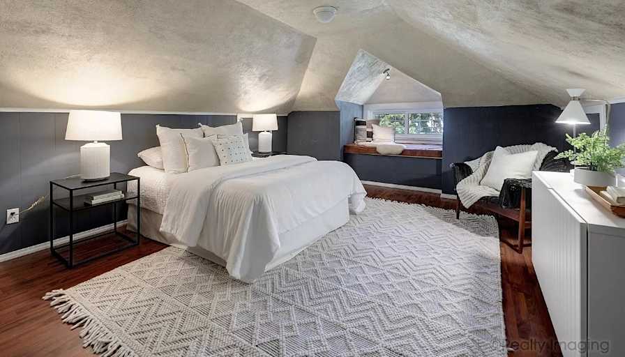 Stephanie's room