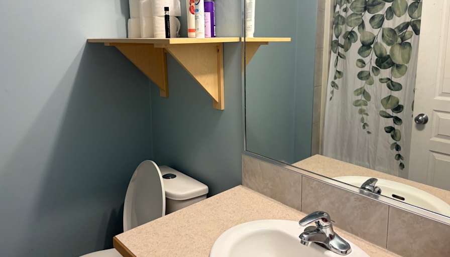 Kaitlyn's room