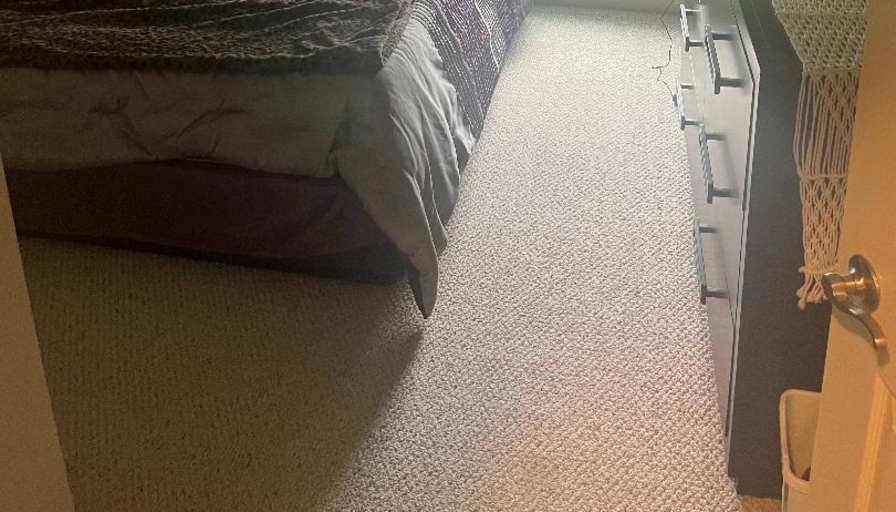 BOB  NOWADLY's room