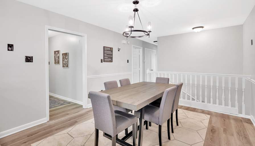lifedoorrentals's room