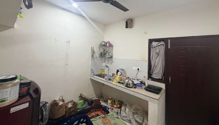 Agam Manan's room