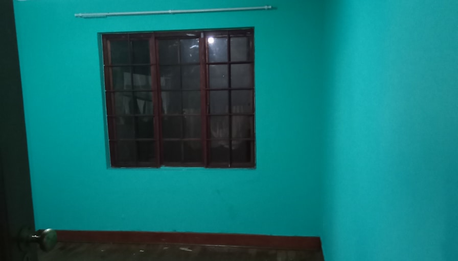 Max's room