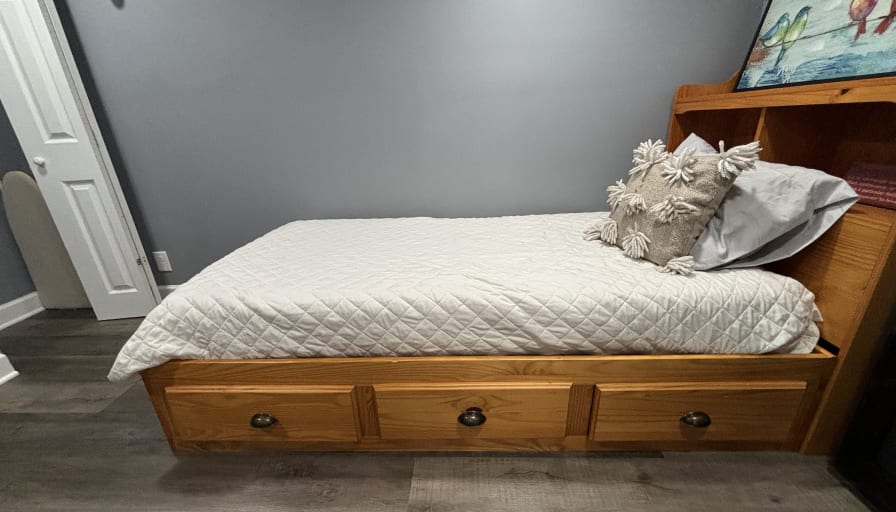 M. Safire Windley's room
