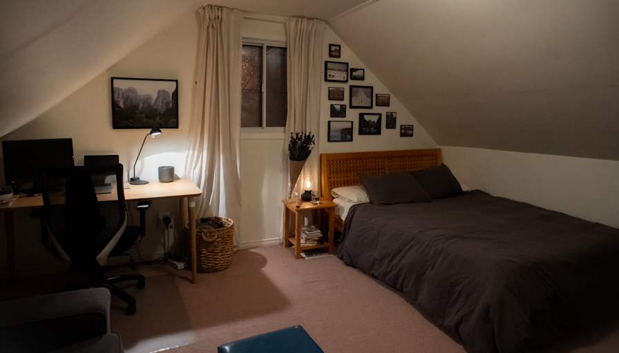 Shimon's room