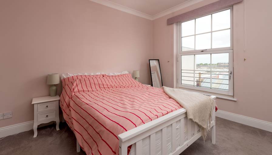 Jasmin Bouverie's room