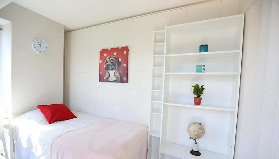 Rey's room