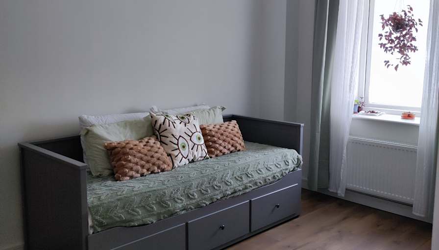 Ele's room