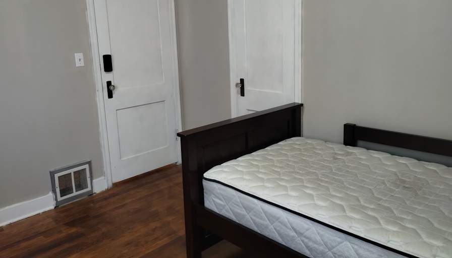 Ken's room