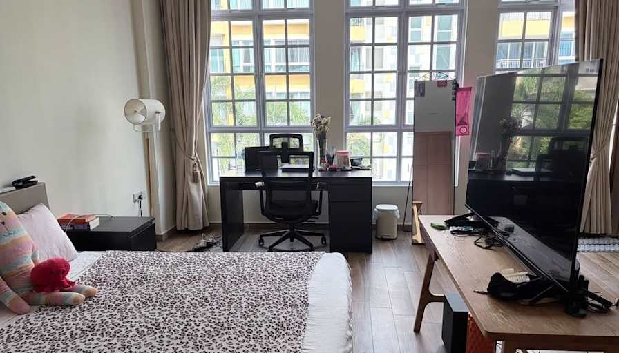 Alexis's room