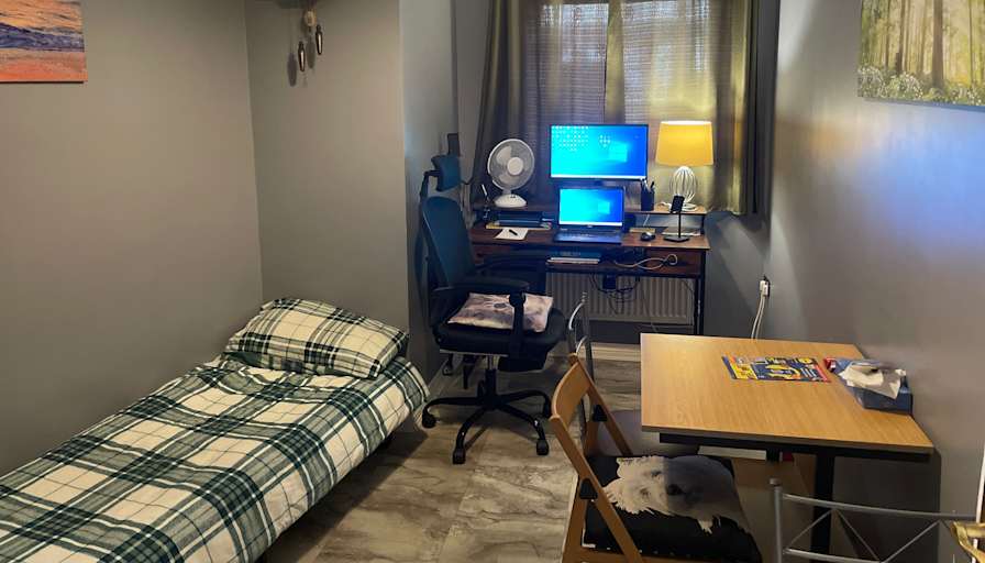 Saj's room