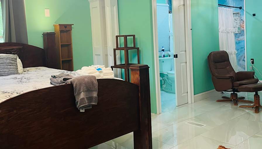 Geegee's room
