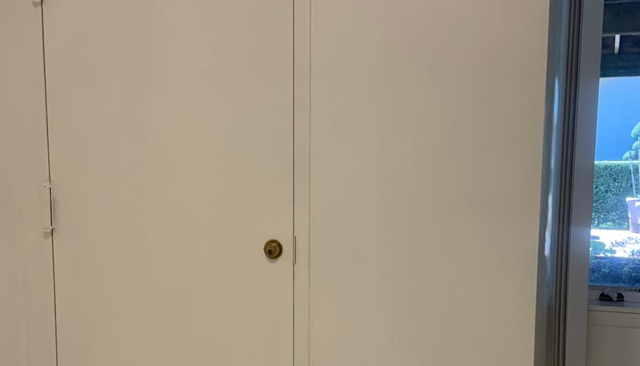 Yanis's room