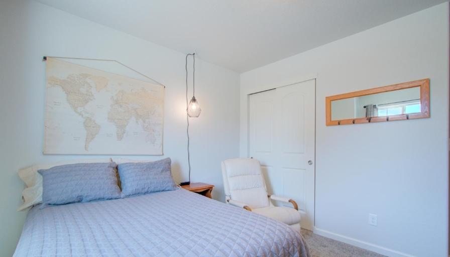 Jessie James's room