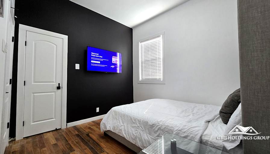 GBU Holdings Group's room
