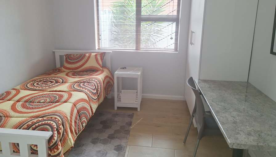 Redowaan's room