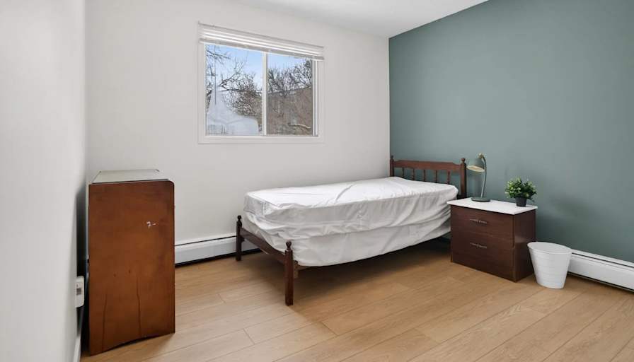 Max's room