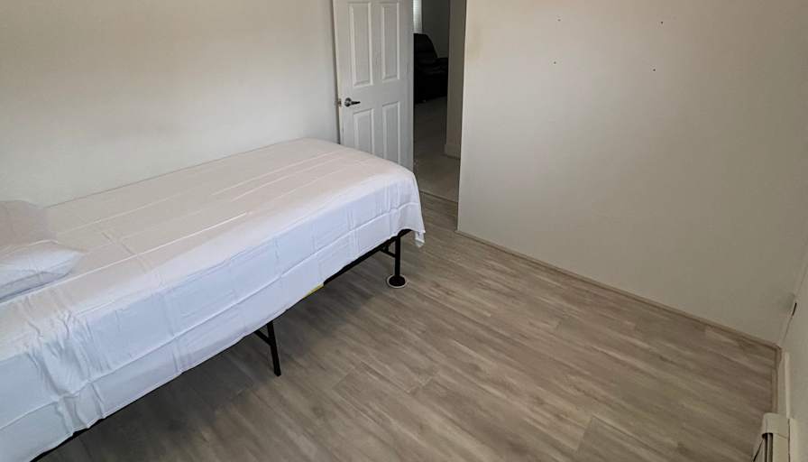 Carlos's room