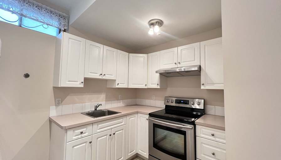 Meng Qiong Huang's room