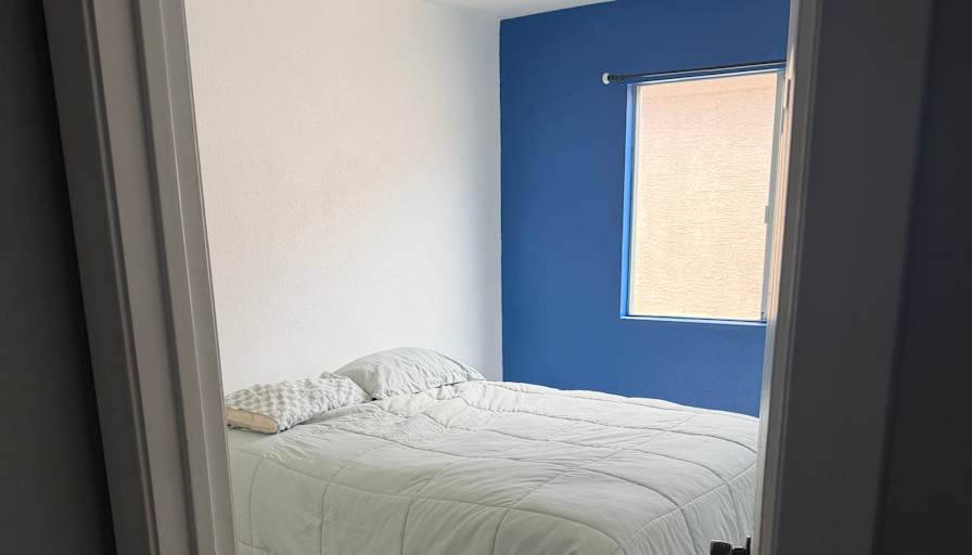 Jalenagfx's room