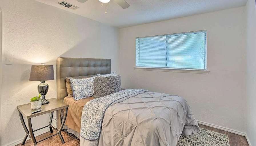 Asante's room