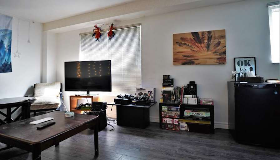 Wei Wang's room