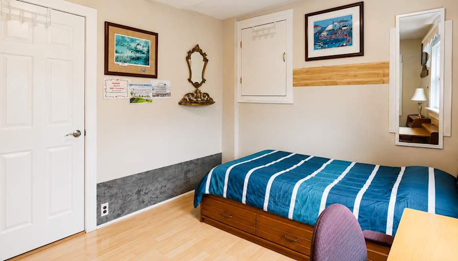 Palmy's room